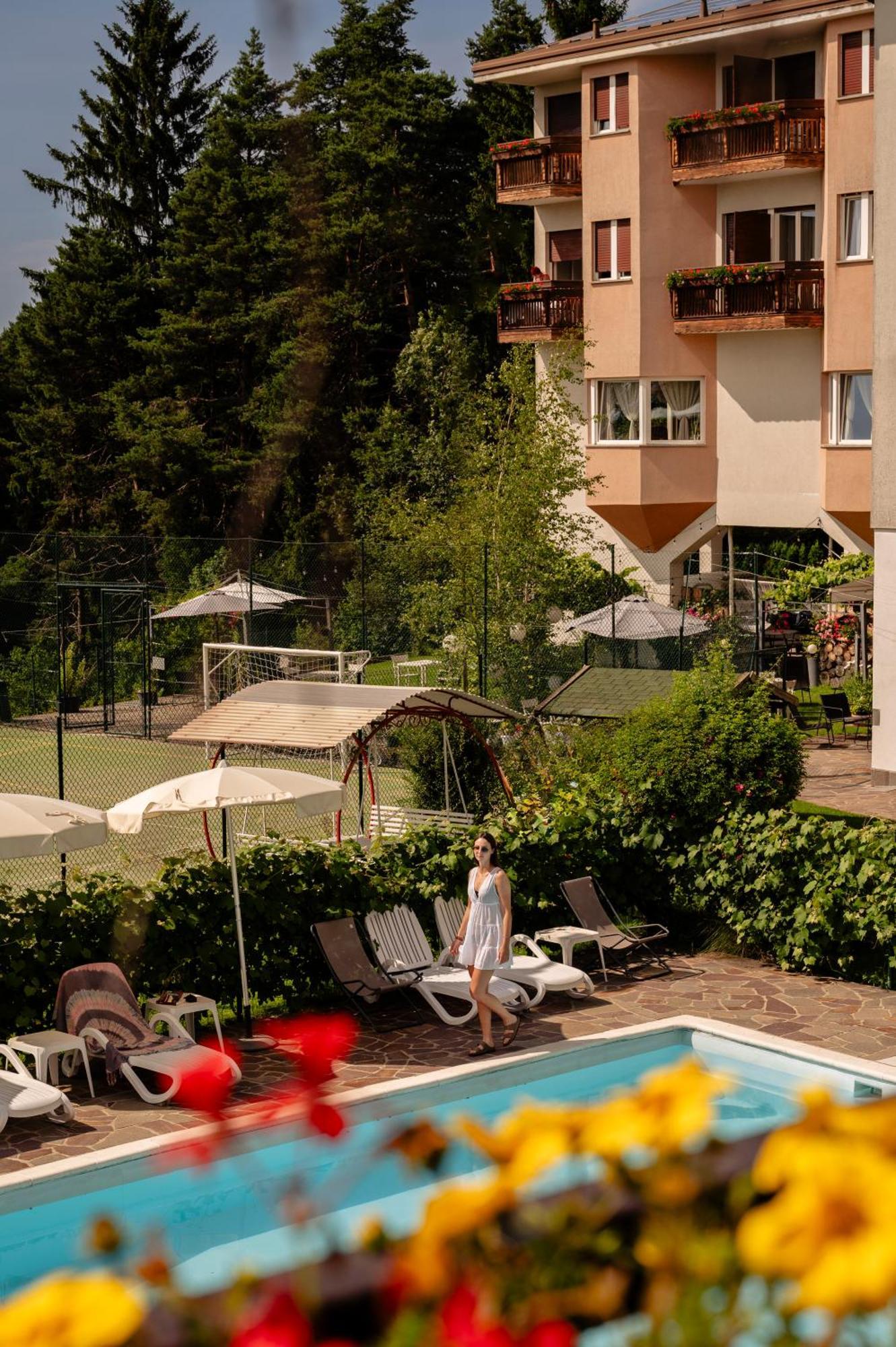 Hotel Scoiattolo Baselga di Pinè Exterior foto